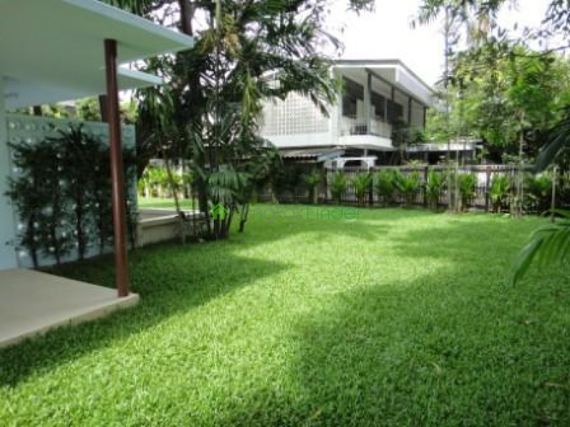 Ekamai, Bangkok, Thailand, 4 Bedrooms Bedrooms, ,4 BathroomsBathrooms,House,For Rent,6730