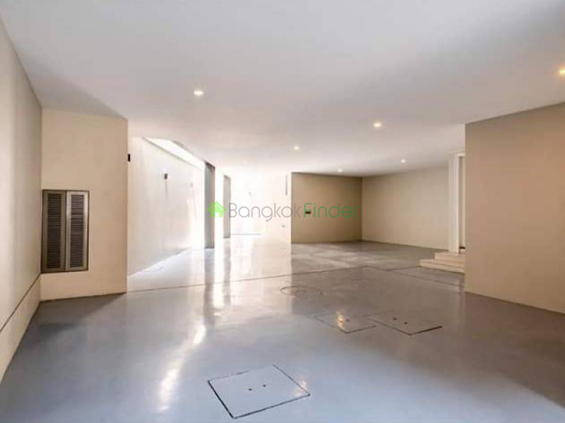 Thonglor, Bangkok, Thailand, 4 Bedrooms Bedrooms, ,4 BathroomsBathrooms,House,For Sale,6737