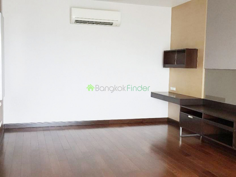 Ekamai, Bangkok, Thailand, 3 Bedrooms Bedrooms, ,4 BathroomsBathrooms,House,For Rent,6739