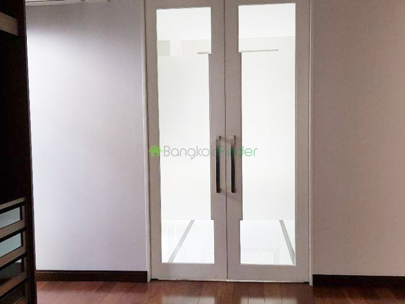 Ekamai, Bangkok, Thailand, 3 Bedrooms Bedrooms, ,4 BathroomsBathrooms,House,For Rent,6739