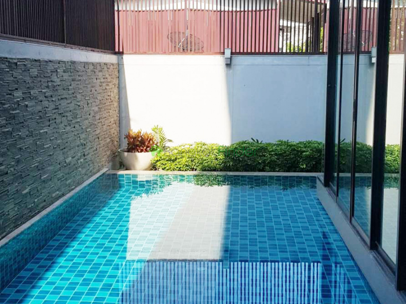 Ekamai, Bangkok, Thailand, 3 Bedrooms Bedrooms, ,4 BathroomsBathrooms,House,For Rent,6739