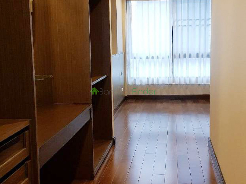 Ekamai, Bangkok, Thailand, 3 Bedrooms Bedrooms, ,4 BathroomsBathrooms,House,For Rent,6739