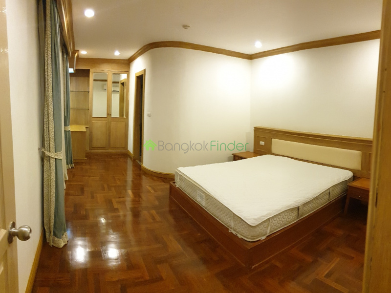 Phromphong, Bangkok, Thailand, 3 Bedrooms Bedrooms, ,3 BathroomsBathrooms,Apartment,For Rent,Baan Sawadee Apartment,6740