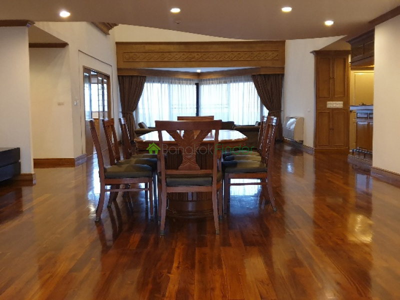 Phromphong, Bangkok, Thailand, 3 Bedrooms Bedrooms, ,3 BathroomsBathrooms,Apartment,For Rent,Baan Sawadee Apartment,6740