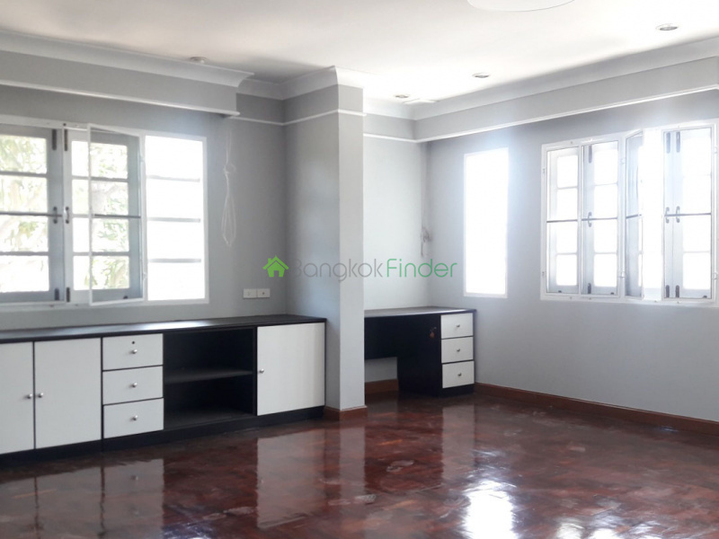 30 Pattanakarn, Pattanakarn, Bangkok, Thailand, 3 Bedrooms Bedrooms, ,3 BathroomsBathrooms,House,For Rent,Pattanakarn,6755