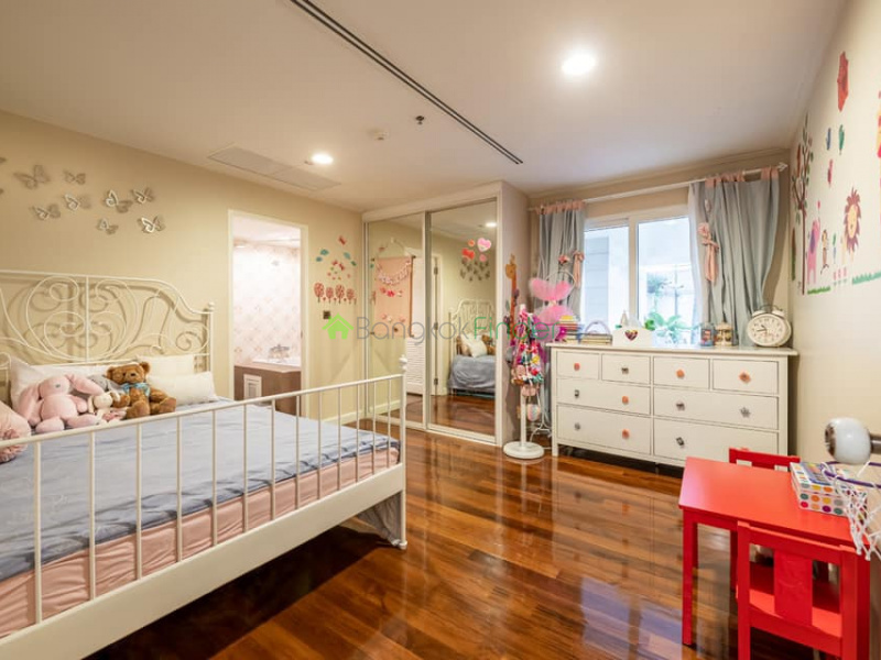 Thonglor, Bangkok, Thailand, 3 Bedrooms Bedrooms, ,3 BathroomsBathrooms,Condo,Sold,La Vie En Rose Place,6758