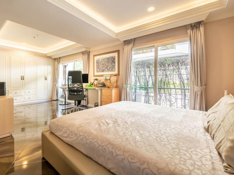 Thonglor, Bangkok, Thailand, 3 Bedrooms Bedrooms, ,3 BathroomsBathrooms,Condo,For Rent,La Vie En Rose Place,6758