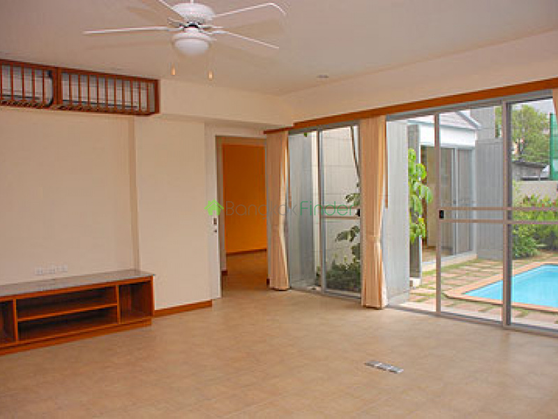 Phetburi, Bangkok, Thailand, 4 Bedrooms Bedrooms, ,4 BathroomsBathrooms,House,For Rent,6759