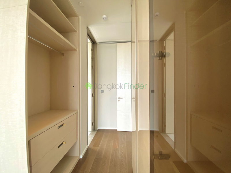 Phrompong, Bangkok, Thailand, 2 Bedrooms Bedrooms, ,2 BathroomsBathrooms,Condo,For Sale,Kraam Sukhumvit 26,6774