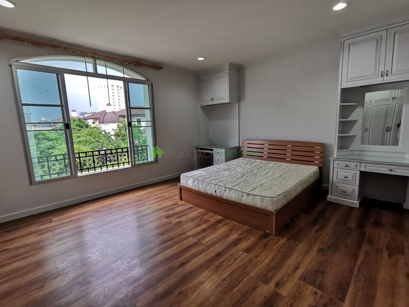 Rama3, Bangkok, Thailand, 3 Bedrooms Bedrooms, ,4 BathroomsBathrooms,House,For Rent,6792