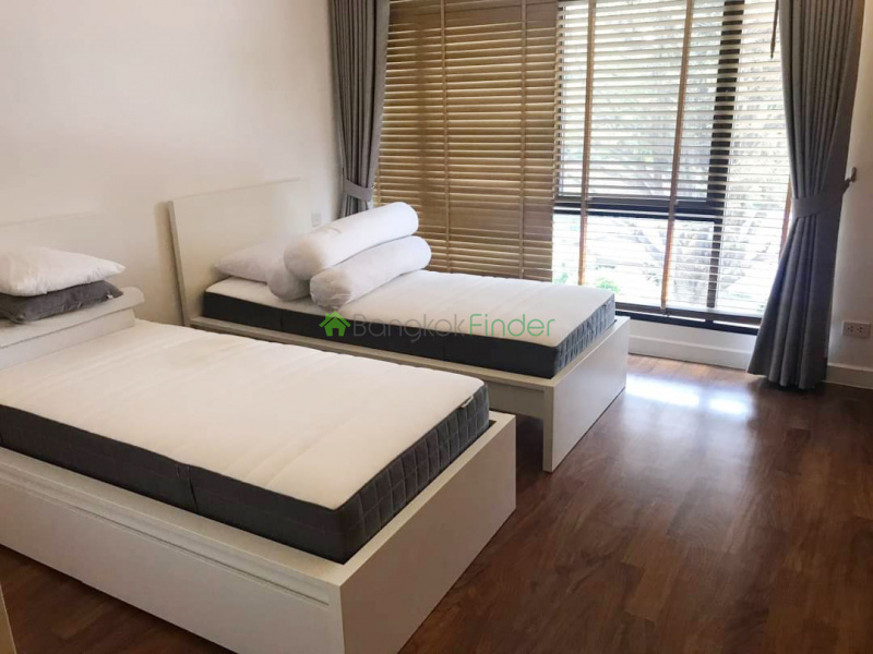Sukhumvit-Ekamai, Ekamai, Bangkok, Thailand, 3 Bedrooms Bedrooms, ,3 BathroomsBathrooms,Condo,For Rent,Baan Ananda,Sukhumvit-Ekamai,6793