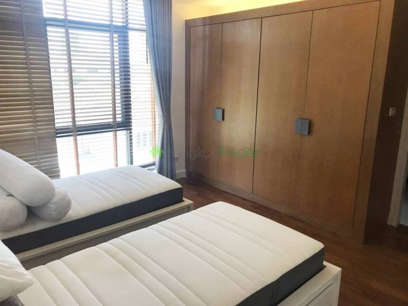 Sukhumvit-Ekamai, Ekamai, Bangkok, Thailand, 3 Bedrooms Bedrooms, ,3 BathroomsBathrooms,Condo,For Rent,Baan Ananda,Sukhumvit-Ekamai,6793