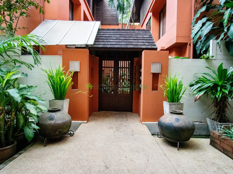 Sukhumvit-Phrom Phong, Phrom Phong, Bangkok, Thailand, 3 Bedrooms Bedrooms, ,3 BathroomsBathrooms,House,For Rent,Sukhumvit-Phrom Phong,6795