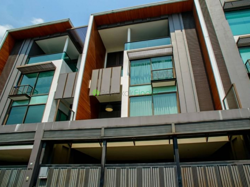 Phrakanong, Bangkok, Thailand, 4 Bedrooms Bedrooms, ,5 BathroomsBathrooms,Town House,For Rent,6798