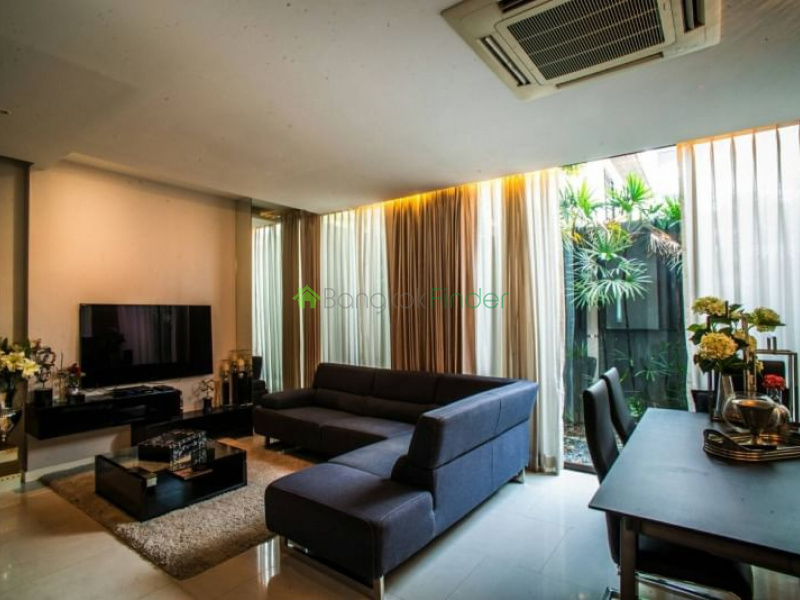 Phrakanong, Bangkok, Thailand, 4 Bedrooms Bedrooms, ,5 BathroomsBathrooms,Town House,For Rent,6798