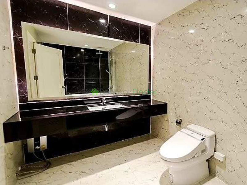 Silom, Bangkok, Thailand, 1 Bedroom Bedrooms, ,1 BathroomBathrooms,Condo,For Sale,State Tower,6804