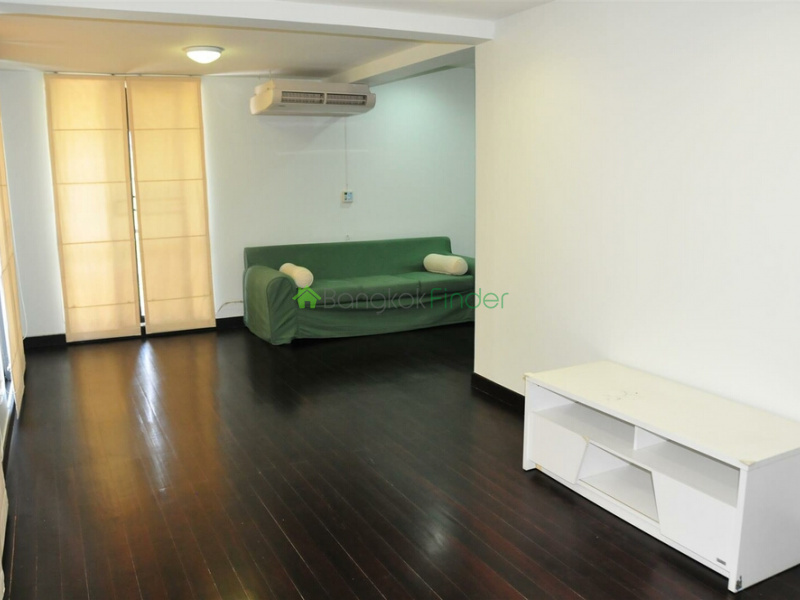 Ekamai, Bangkok, Thailand, 3 Bedrooms Bedrooms, ,4 BathroomsBathrooms,House,Rented,6816