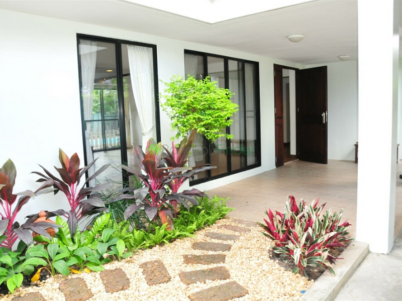 Ekamai, Bangkok, Thailand, 3 Bedrooms Bedrooms, ,4 BathroomsBathrooms,House,Rented,6816