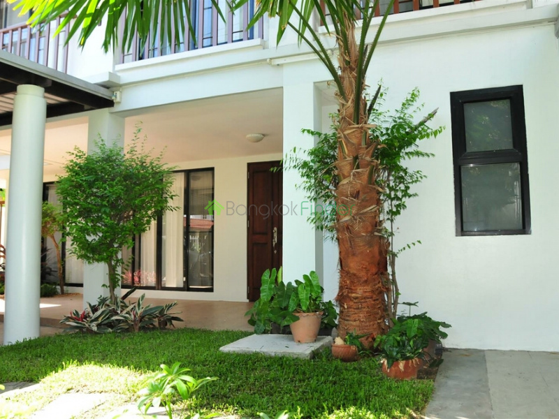 Ekamai, Bangkok, Thailand, 3 Bedrooms Bedrooms, ,4 BathroomsBathrooms,House,Rented,6816