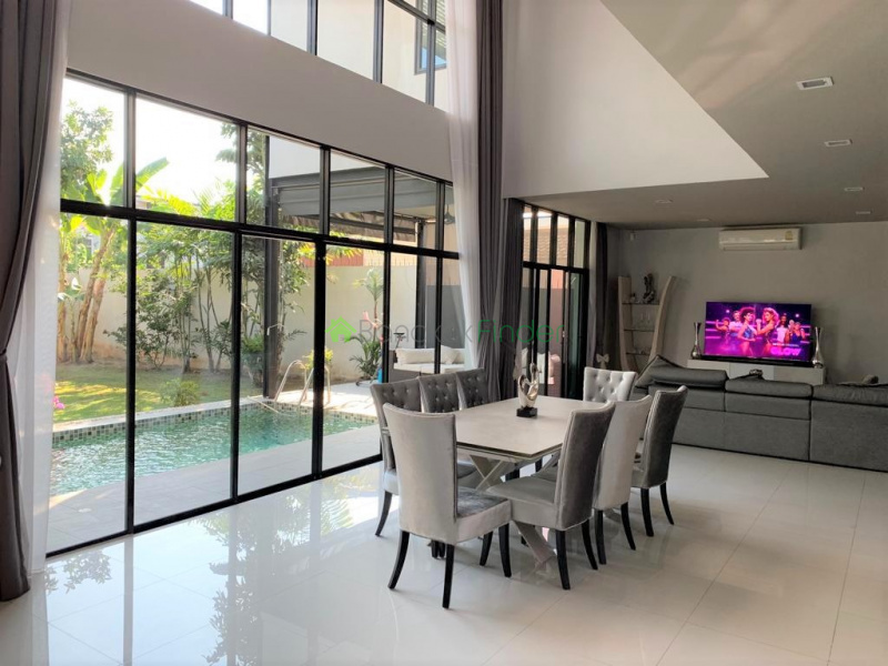 Ekamai, Bangkok, Thailand, 4 Bedrooms Bedrooms, ,4 BathroomsBathrooms,House,For Sale,6817