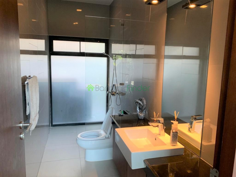 Ekamai, Bangkok, Thailand, 4 Bedrooms Bedrooms, ,4 BathroomsBathrooms,House,For Sale,6817