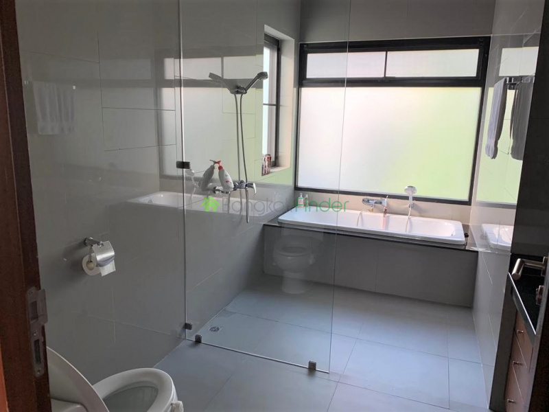 Ekamai, Bangkok, Thailand, 4 Bedrooms Bedrooms, ,4 BathroomsBathrooms,House,For Sale,6817