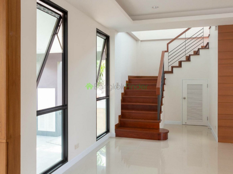 Ekamai, Bangkok, Thailand, 3 Bedrooms Bedrooms, ,4 BathroomsBathrooms,House,For Sale,6820