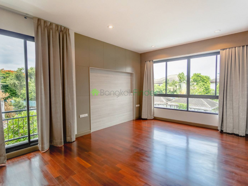 Ekamai, Bangkok, Thailand, 6 Bedrooms Bedrooms, ,7 BathroomsBathrooms,House,Sold,6821