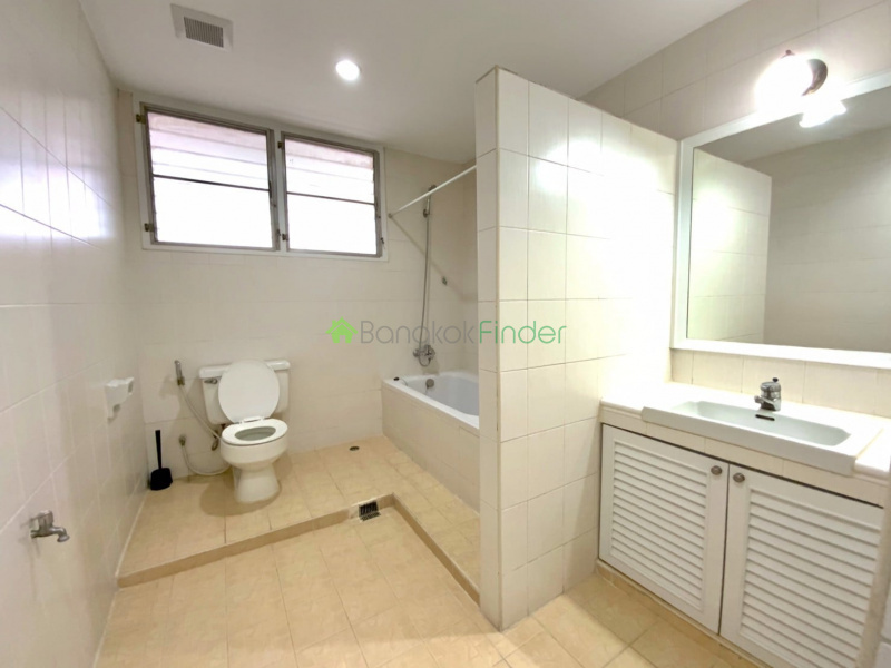 Phomphong, Bangkok, Thailand, 2 Bedrooms Bedrooms, ,2 BathroomsBathrooms,Condo,For Sale,TPJ Condominium,6859