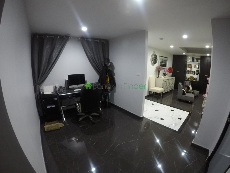 Ekamai, Bangkok, Thailand, 2 Bedrooms Bedrooms, ,2 BathroomsBathrooms,Condo,For Rent,Avenue 61,6869