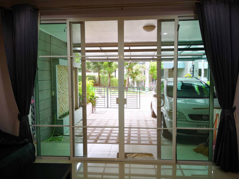 Onnut, Bangkok, Thailand, 3 Bedrooms Bedrooms, ,4 BathroomsBathrooms,Town House,For Rent,6872