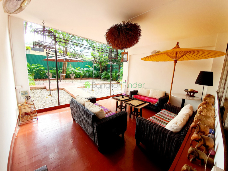 Nana, Bangkok, Thailand, 3 Bedrooms Bedrooms, ,3 BathroomsBathrooms,House,For Rent,6876