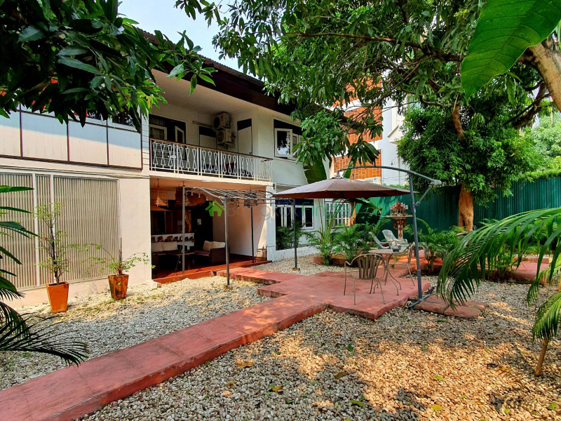 Nana, Bangkok, Thailand, 3 Bedrooms Bedrooms, ,3 BathroomsBathrooms,House,For Rent,6876