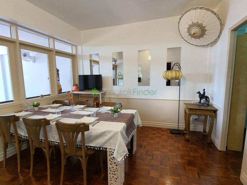 Nana, Bangkok, Thailand, 3 Bedrooms Bedrooms, ,3 BathroomsBathrooms,House,For Rent,6876