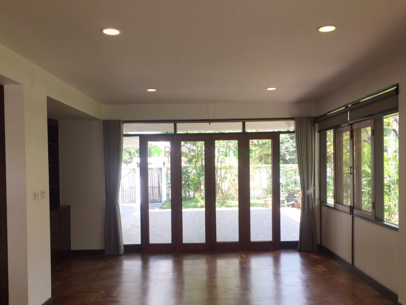 Sathorn, Bangkok, Thailand, 4 Bedrooms Bedrooms, ,4 BathroomsBathrooms,House,For Rent,6879