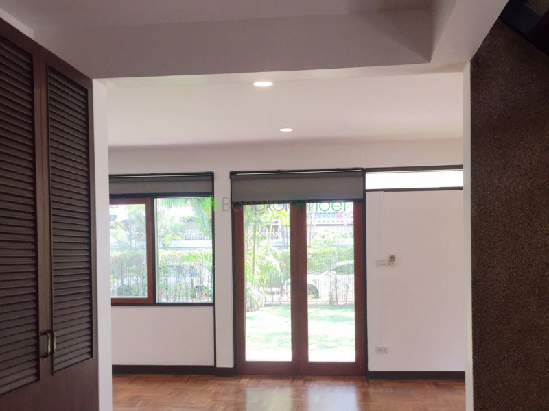 Sathorn, Bangkok, Thailand, 4 Bedrooms Bedrooms, ,4 BathroomsBathrooms,House,For Rent,6879