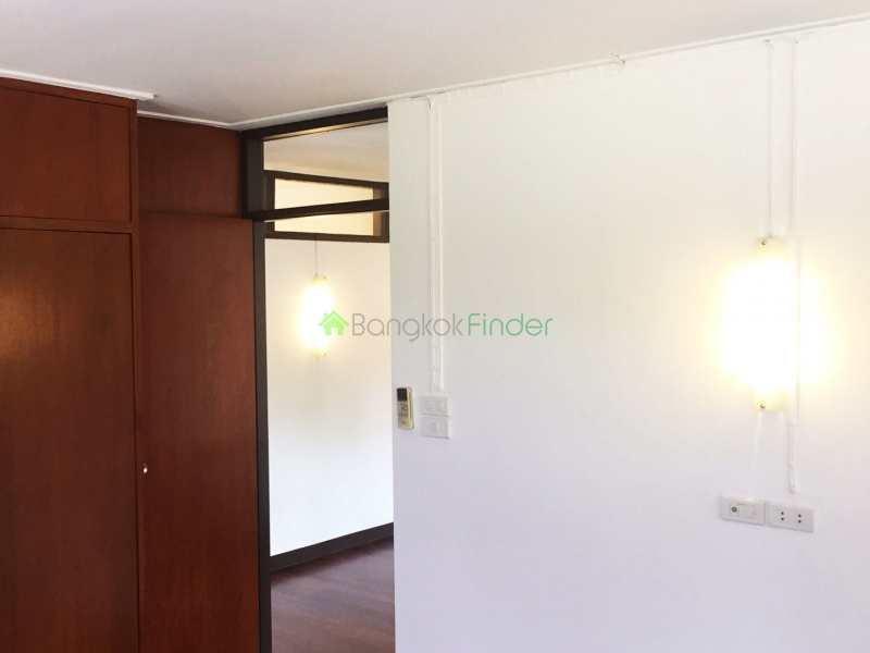 Sathorn, Bangkok, Thailand, 4 Bedrooms Bedrooms, ,4 BathroomsBathrooms,House,For Rent,6879