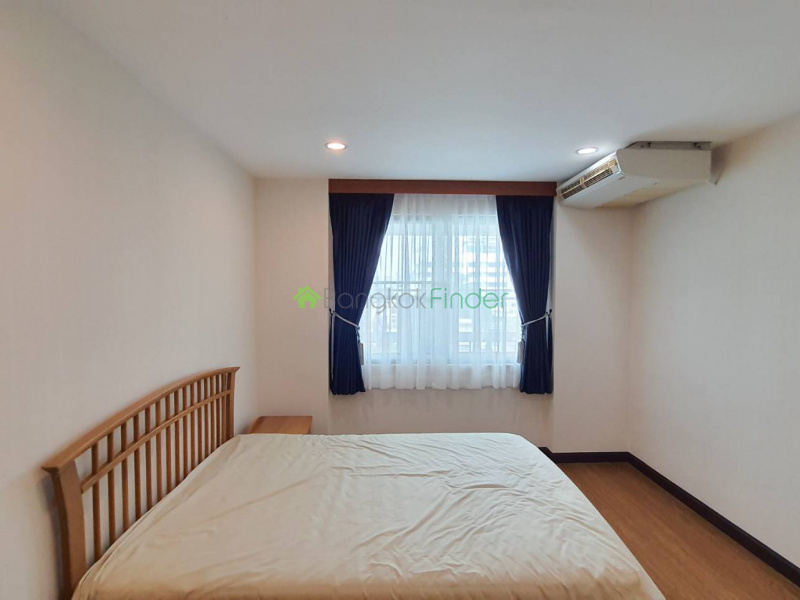 Phromphong, Bangkok, Thailand, 3 Bedrooms Bedrooms, ,2 BathroomsBathrooms,Condo,For Rent,Royal Castle,6886