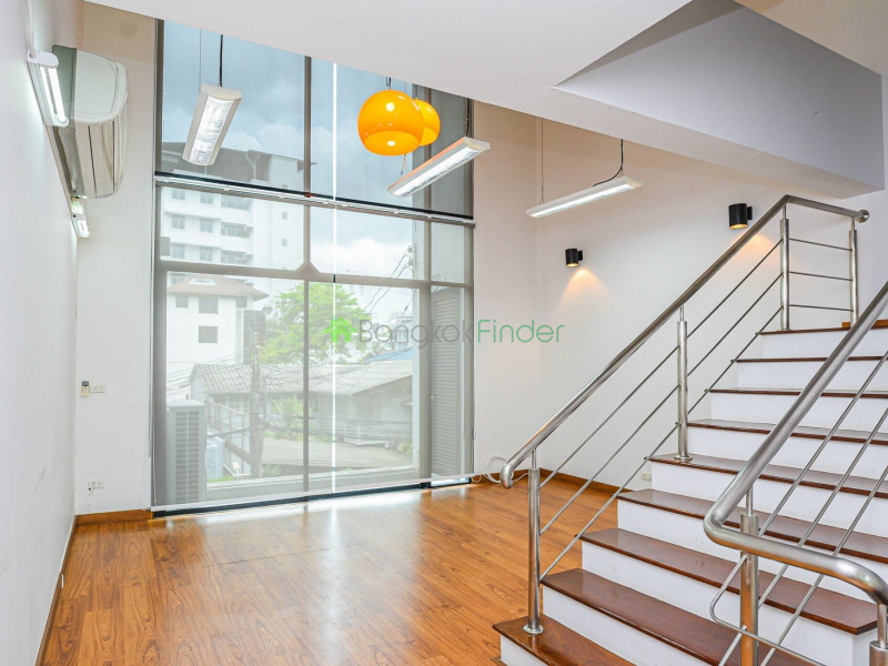 Thonglor, Bangkok, Thailand, 4 Bedrooms Bedrooms, ,4 BathroomsBathrooms,Town House,For Rent,6892