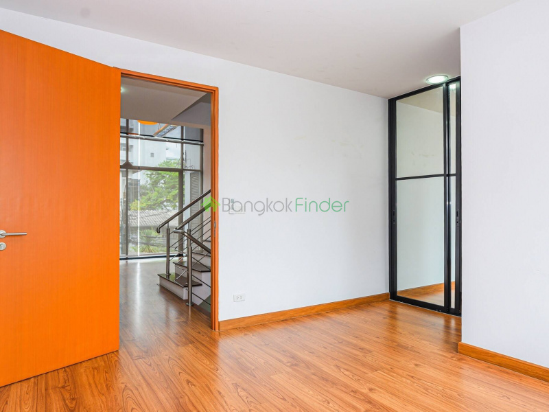 Thonglor, Bangkok, Thailand, 4 Bedrooms Bedrooms, ,4 BathroomsBathrooms,Town House,For Rent,6892