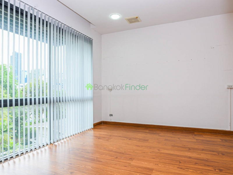 Thonglor, Bangkok, Thailand, 4 Bedrooms Bedrooms, ,4 BathroomsBathrooms,Town House,For Rent,6892