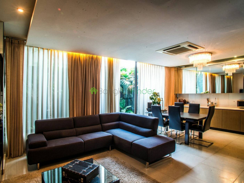 Ekamai, Bangkok, Thailand, 4 Bedrooms Bedrooms, ,4 BathroomsBathrooms,House,For Rent,6893