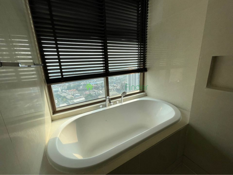 Sukhumvit, Bangkok, Thailand, 1 Bedroom Bedrooms, ,1 BathroomBathrooms,Condo,For Rent,The Emporio,6912