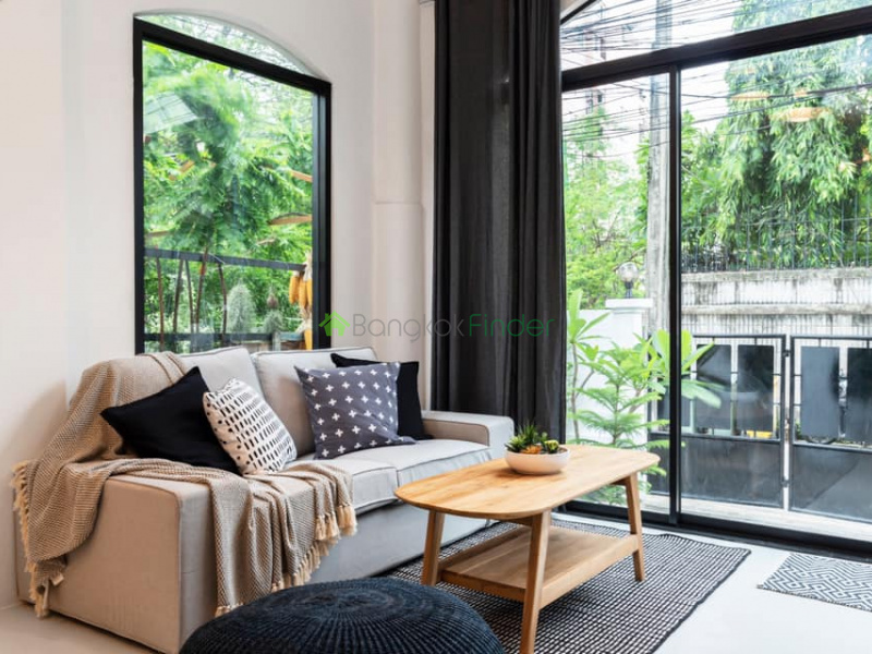 Thonglor, Bangkok, Thailand, 4 Bedrooms Bedrooms, ,3 BathroomsBathrooms,Town House,For Rent,6937