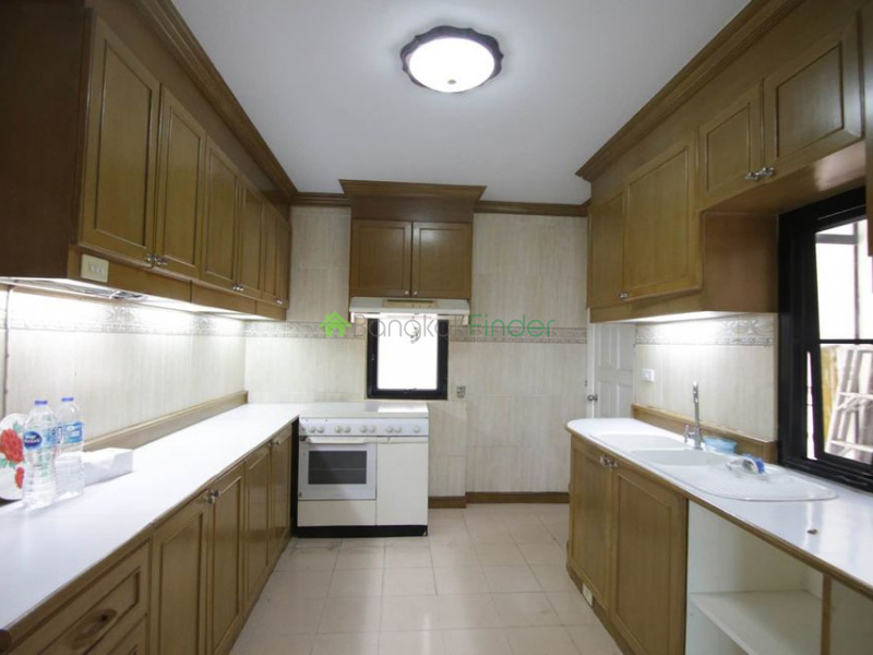 Ekamai, Bangkok, Thailand, 4 Bedrooms Bedrooms, ,4 BathroomsBathrooms,House,For Rent,6938