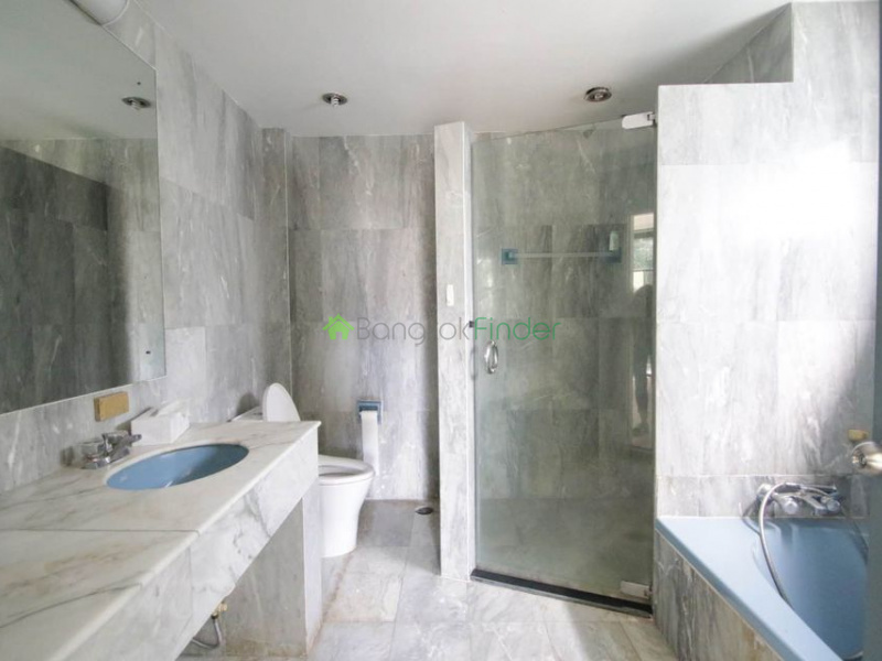 Ekamai, Bangkok, Thailand, 4 Bedrooms Bedrooms, ,4 BathroomsBathrooms,House,For Rent,6938