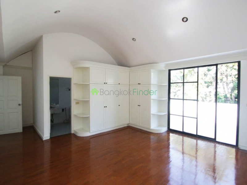 Ekamai, Bangkok, Thailand, 4 Bedrooms Bedrooms, ,4 BathroomsBathrooms,House,For Rent,6938