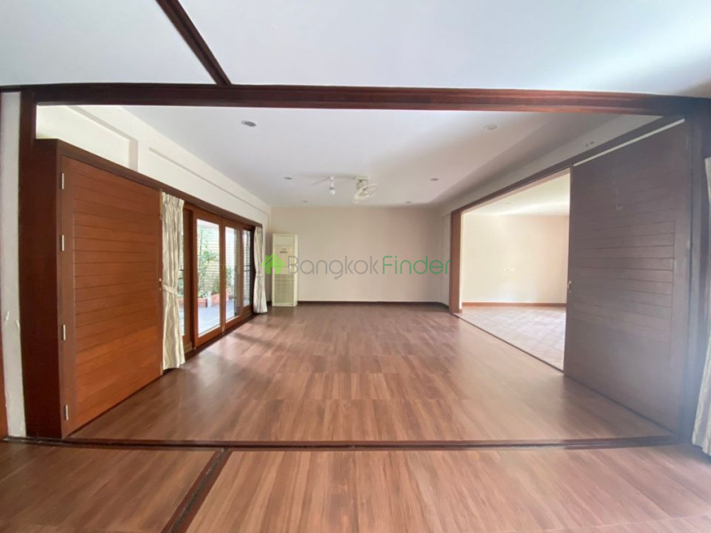 Asoke, Bangkok, Thailand, 4 Bedrooms Bedrooms, ,3 BathroomsBathrooms,House,For Rent,6948