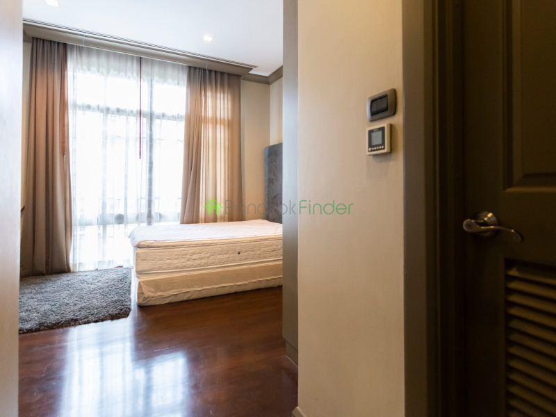 Phra Kanong, Bangkok, Thailand, 4 Bedrooms Bedrooms, ,5 BathroomsBathrooms,House,For Rent,6988