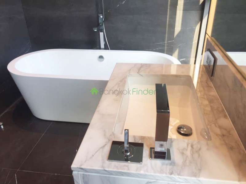 Thonglor, Bangkok, Thailand, 2 Bedrooms Bedrooms, ,2 BathroomsBathrooms,Condo,For Sale,Monument Thonglor,7013